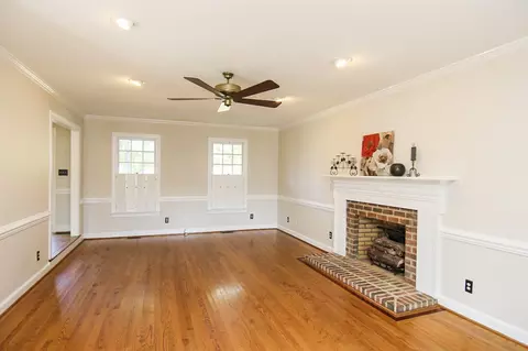 301 Kingston St, Pine Level, NC 27568 photo 8
