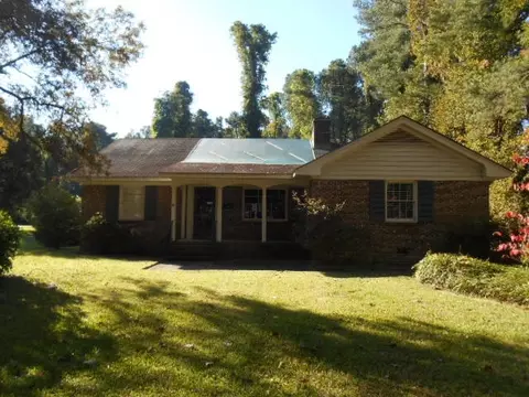 811 Trinity Dr W, Wilson, NC 27893 photo 1