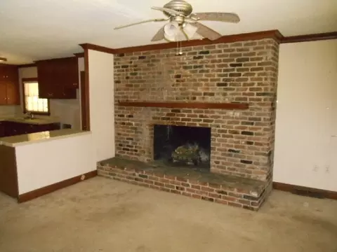 811 Trinity Dr W, Wilson, NC 27893 photo 9