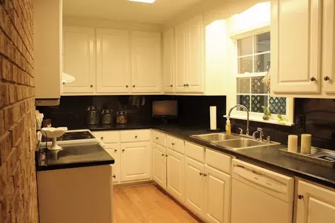 606 Shiloh Dr, Durham, NC 27703 photo 9