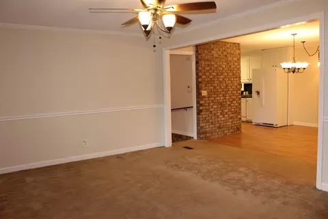 606 Shiloh Dr, Durham, NC 27703 photo 4
