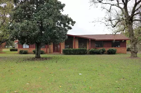 101 Marion Dr, Erwin, NC 28339 photo 1