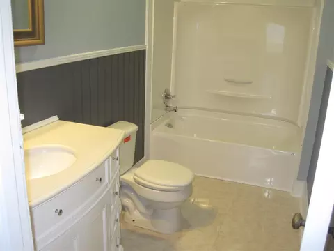 402 E H St, Erwin, NC 28339 photo 6