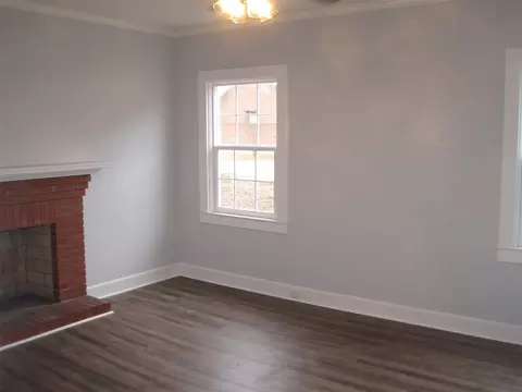402 E H St, Erwin, NC 28339 photo 2