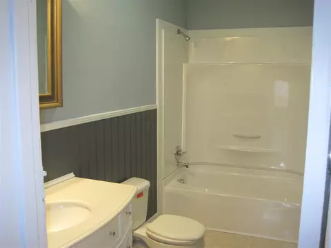402 E H St, Erwin, NC 28339 photo 8