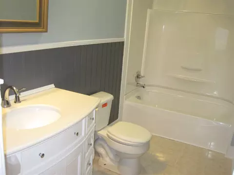 402 E H St, Erwin, NC 28339 photo 10