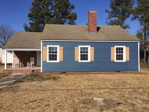 402 E H St, Erwin, NC 28339 photo 1