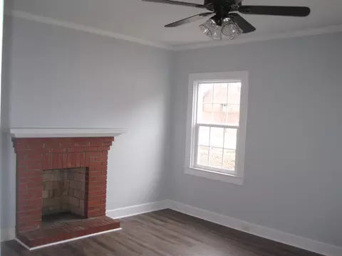 402 E H St, Erwin, NC 28339 photo 4