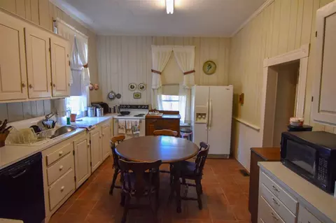 403 Reams Ave, Roxboro, NC 27573 photo 4