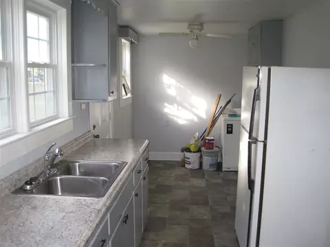 207 W E St, Erwin, NC 28339 photo 5