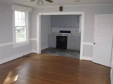 207 W E St, Erwin, NC 28339 photo 8