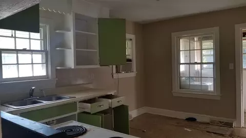 205 E Morgan St, Benson, NC 27504 photo 5