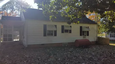 205 E Morgan St, Benson, NC 27504 photo 2