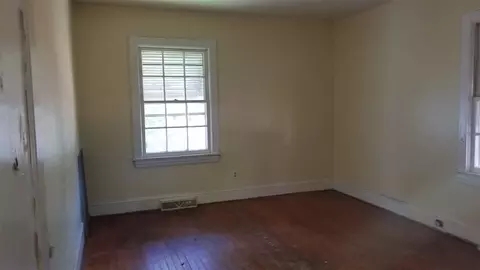 205 E Morgan St, Benson, NC 27504 photo 7