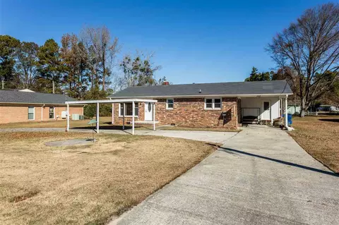 107 E Heath Ave, Smithfield, NC 27577 photo 2