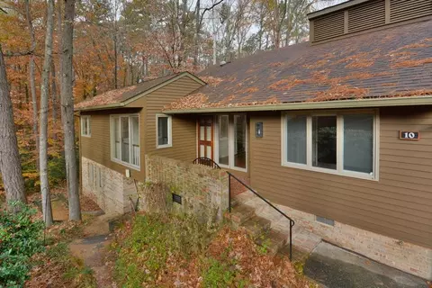10 Glenmore Dr, Durham, NC 27707 photo 2