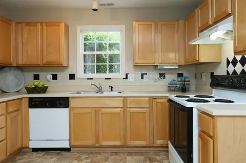 5 Perigrine Way, Durham, NC 27703 photo 9