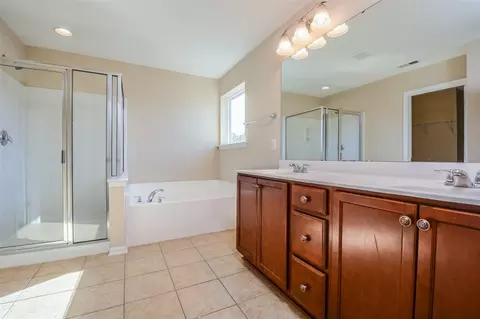 102 Putters Ct, Durham, NC 27703 photo 9