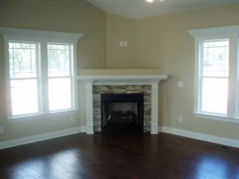 859 W Main St, Benson, NC 27504 photo 6