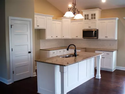 859 W Main St, Benson, NC 27504 photo 2