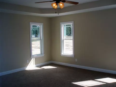 859 W Main St, Benson, NC 27504 photo 8