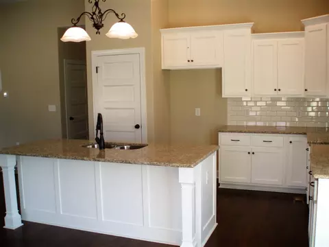 859 W Main St, Benson, NC 27504 photo 3