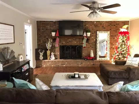805 E Morris Cir, Dunn, NC 28334 photo 8