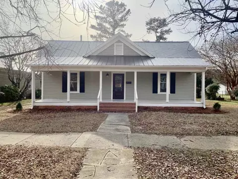 321 W Parrish Dr, Benson, NC 27504 photo 1