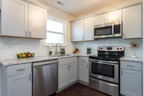 2218 Emerson Pl, Durham, NC 27707 photo 2