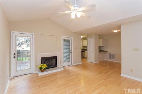 4107 Beechnut Ln, Durham, NC 27707 photo 4