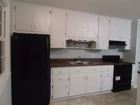 303 S 15th St, Erwin, NC 28339 photo 4