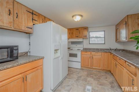 2413 Skyline Dr, Garner, NC 27529 photo 3