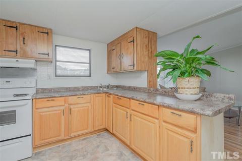 2413 Skyline Dr, Garner, NC 27529 photo 4