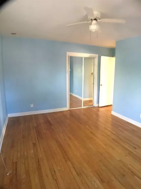 708 Carver St, Durham, NC 27704 photo 3