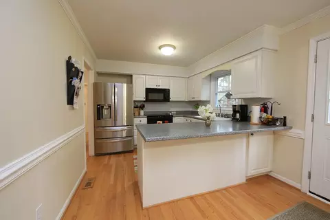 101 Halstead Cir, Garner, NC 27529 photo 5