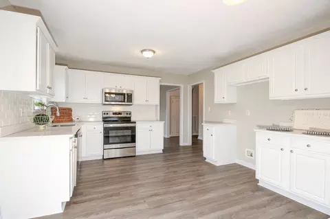 19 Silver Stirrup Ct, Willow Spring, NC 27592 photo 4