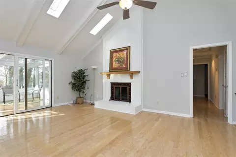 105 Cameron Ct, Cary, NC 27511 photo 4