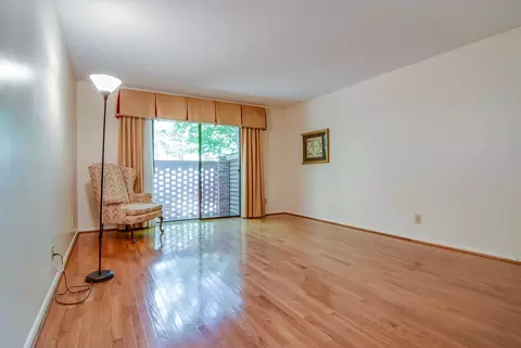 4 Glenmore Dr, Durham, NC 27707 photo 3