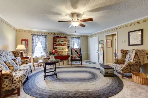 207 Lansing Dr, Benson, NC 27504 photo 7