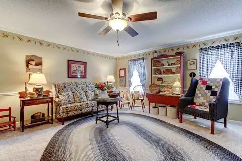 207 Lansing Dr, Benson, NC 27504 photo 5