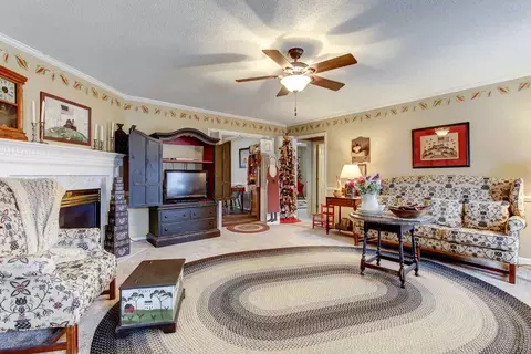 207 Lansing Dr, Benson, NC 27504 photo 6