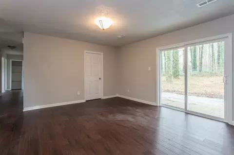 2804 Darrow Rd, Durham, NC 27704 photo 3