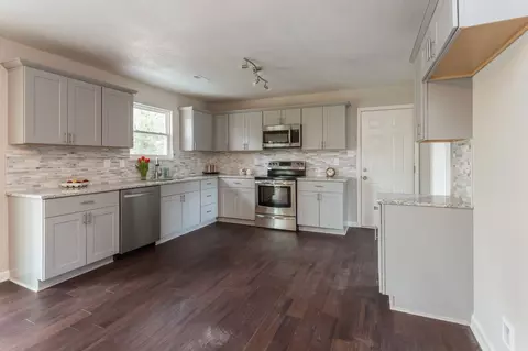 2804 Darrow Rd, Durham, NC 27704 photo 2