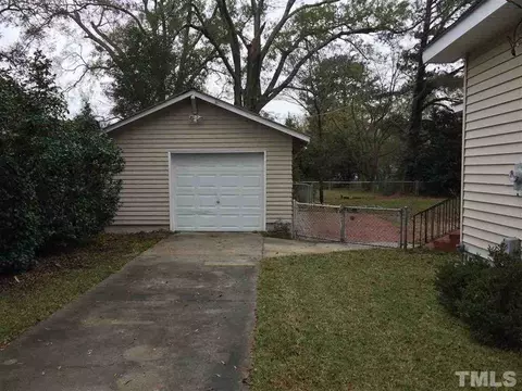 110 E Rose St, Smithfield, NC 27577 photo 2
