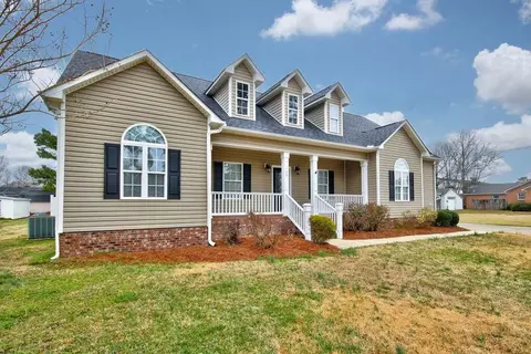 109 Fitzgerald St, Pine Level, NC 27568 photo 2
