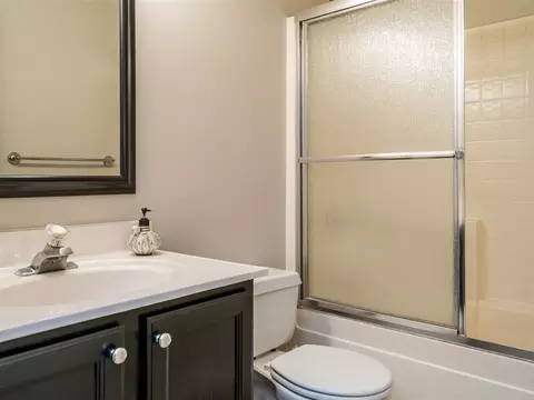 100 Foxcrest Ct, Cary, NC 27513 photo 16