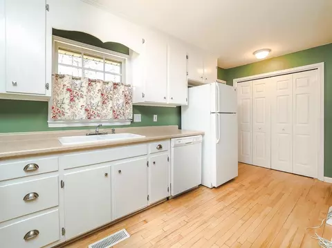 305 Beech St, Cary, NC 27513 photo 8