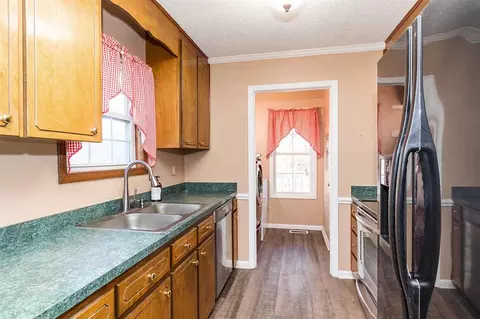 187 Lansing Dr, Benson, NC 27504 photo 8