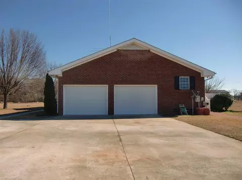 285 Benson Hardee Rd, Benson, NC 27504 photo 2
