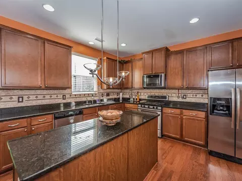 300 Glenview Ln, Durham, NC 27703 photo 4